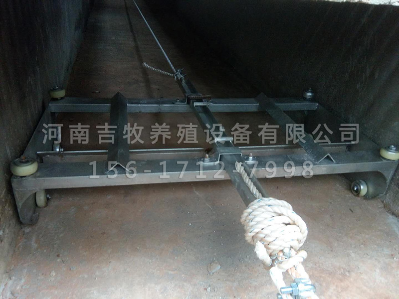 刮糞機(jī)
